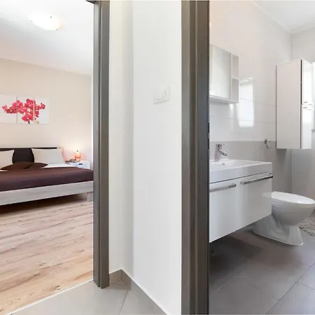 בית נופש Holiday In Tinjan/istrien 38641